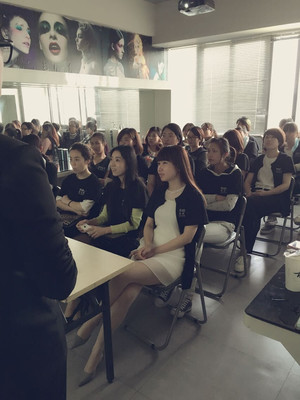 五一特惠 | 台州19楼化妆招生 课程底价+大礼相送，助你开启美丽事业